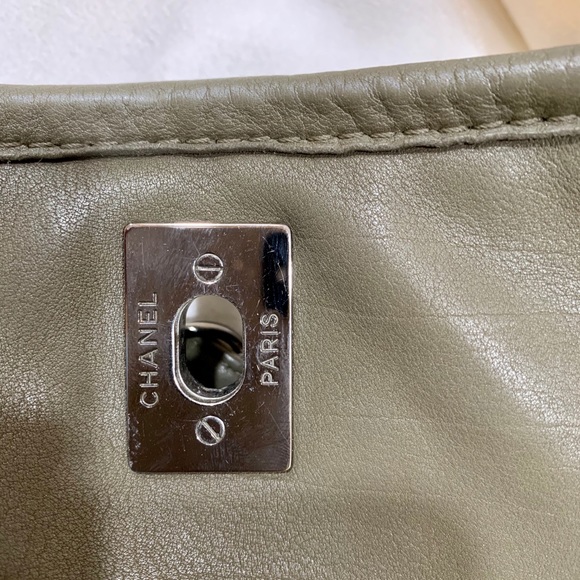 ❌SOLD❌💯Authentic Chanel XL Flap Bag - Picture 5 of 15